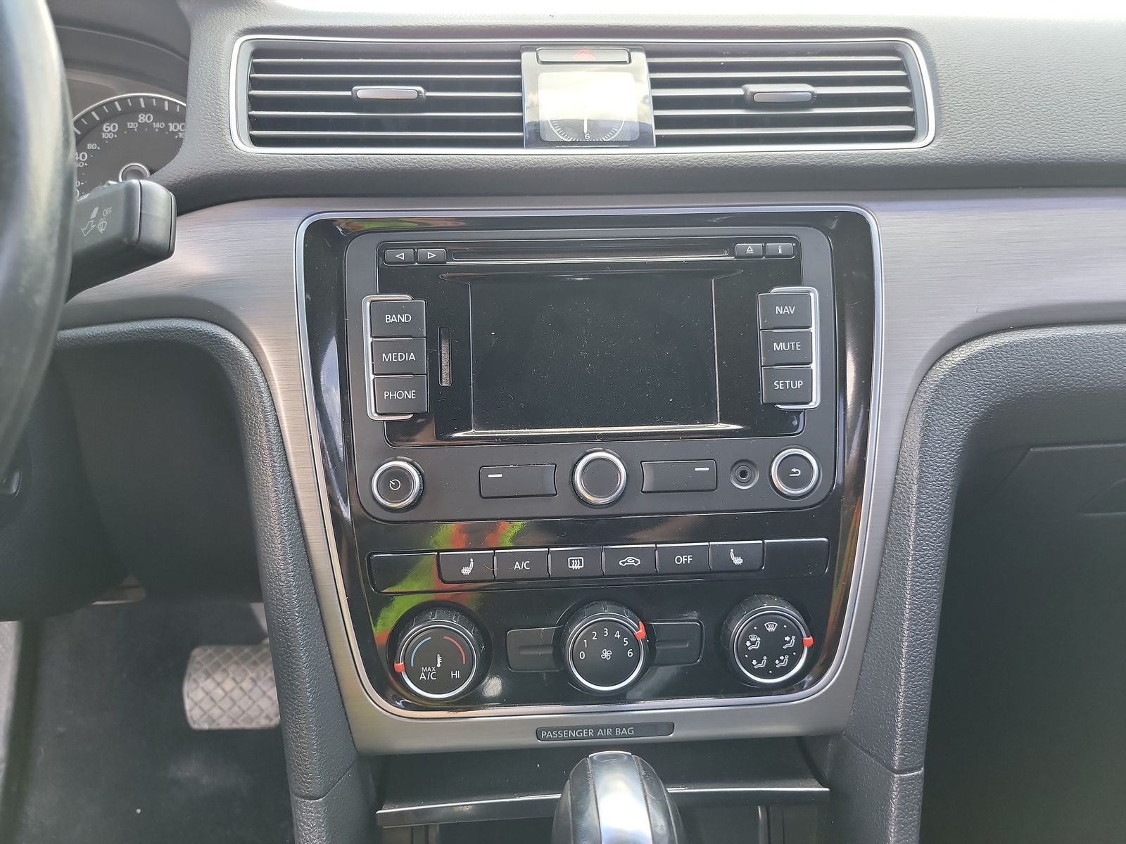 2014 Volkswagen Passat 1.8T SE FWD