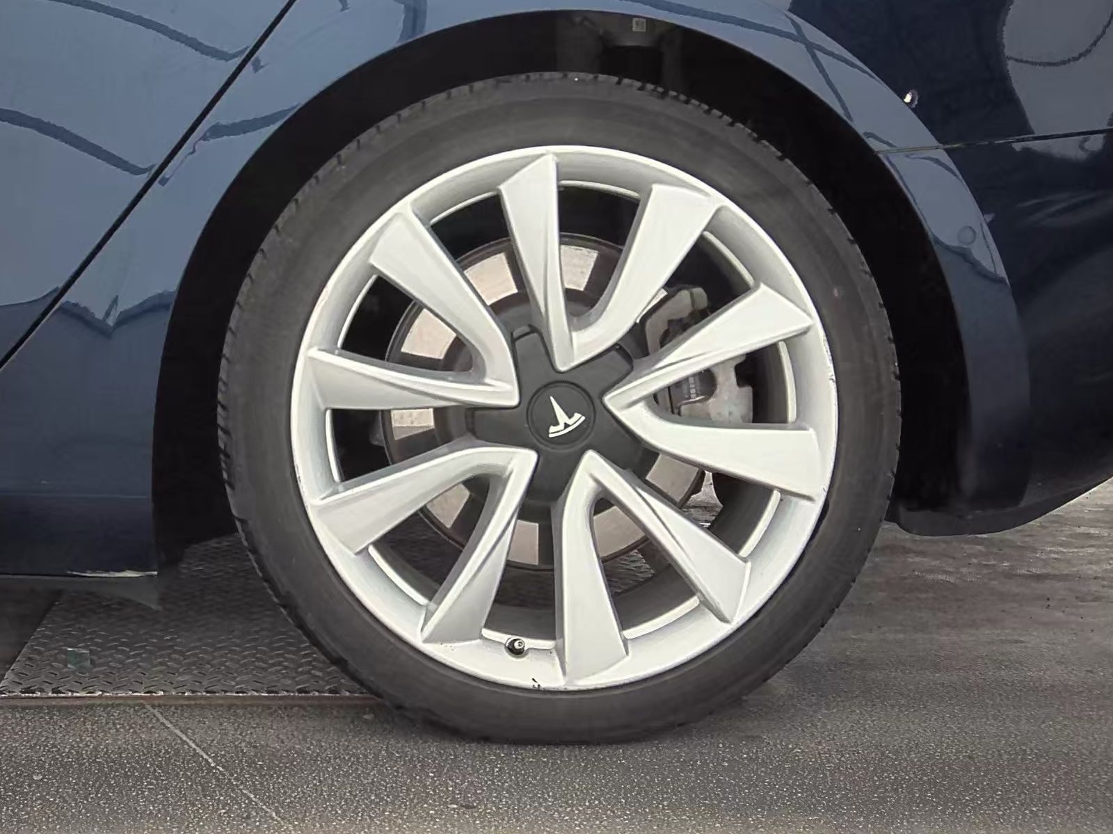 2018 Tesla Model 3 Long Range RWD