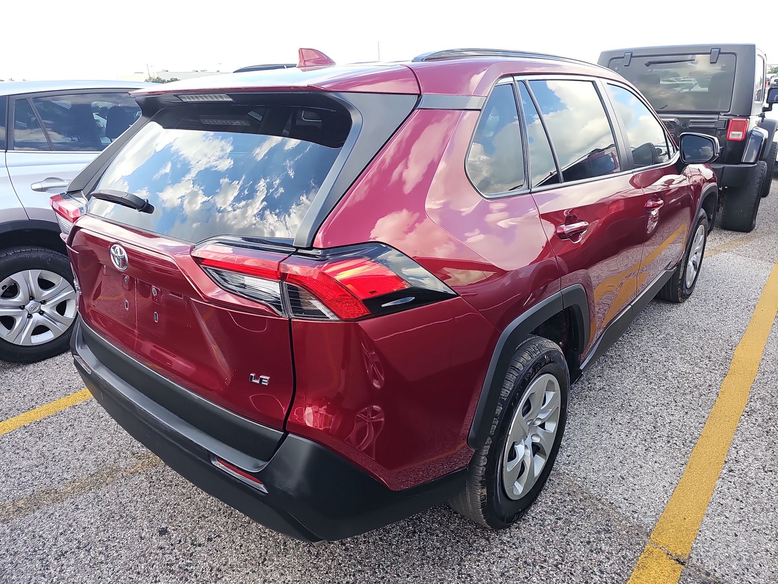 2021 Toyota RAV4 LE FWD