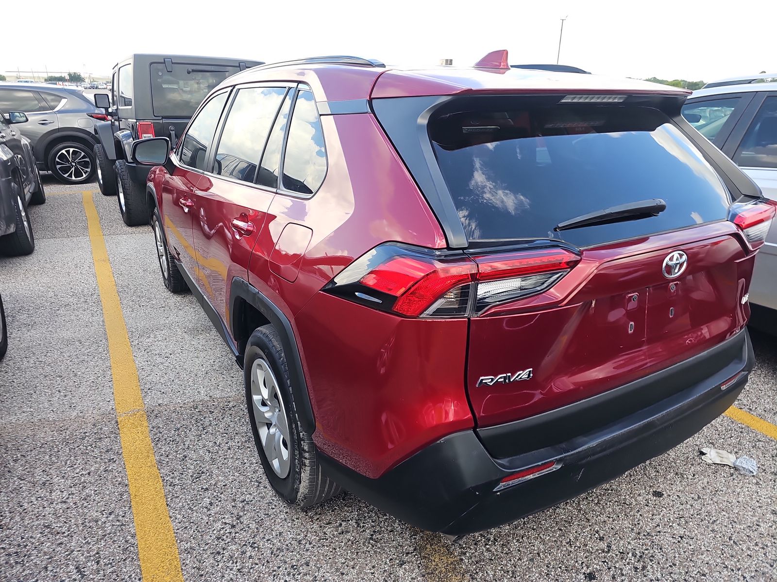 2021 Toyota RAV4 LE FWD
