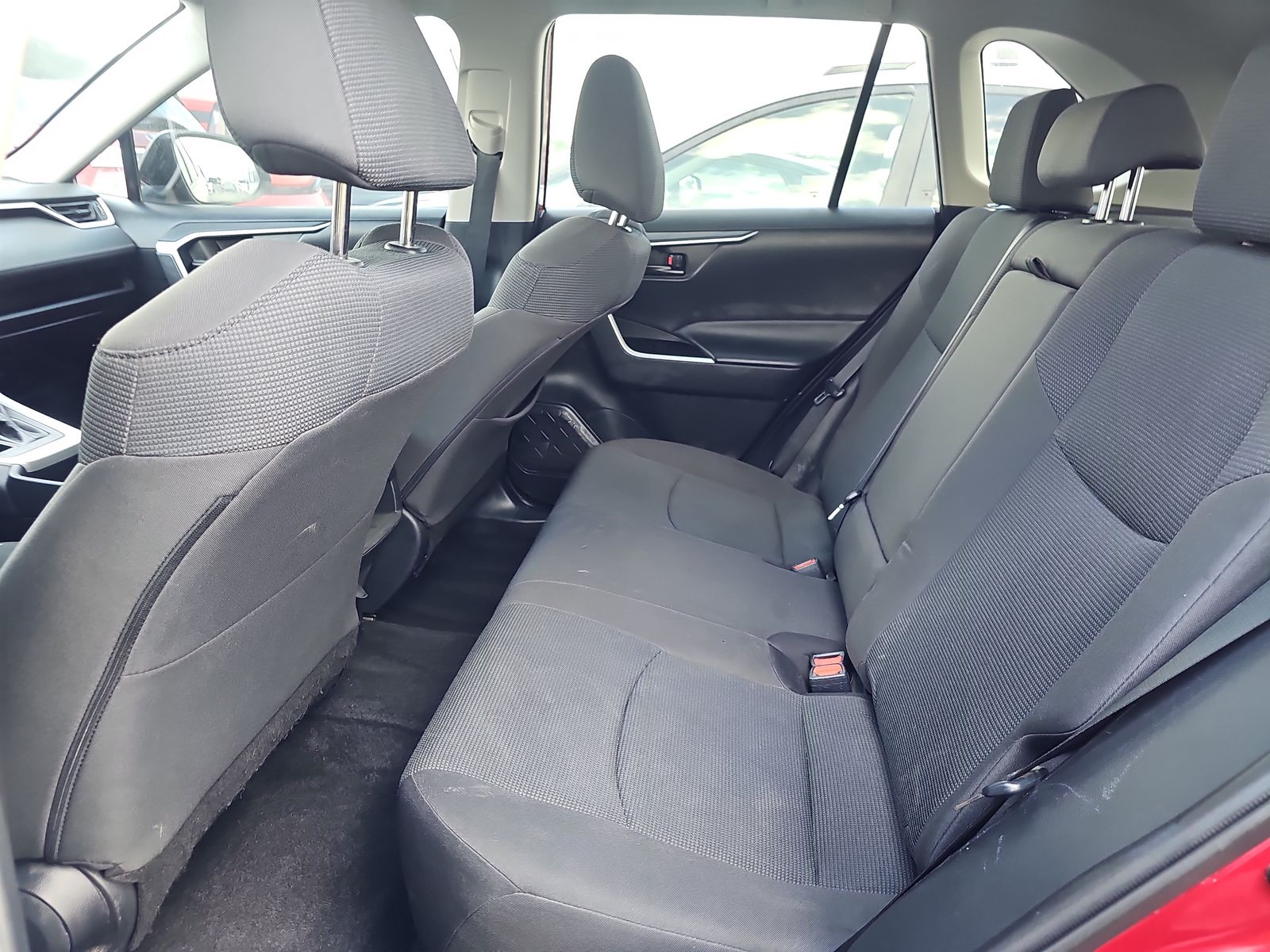 2021 Toyota RAV4 LE FWD