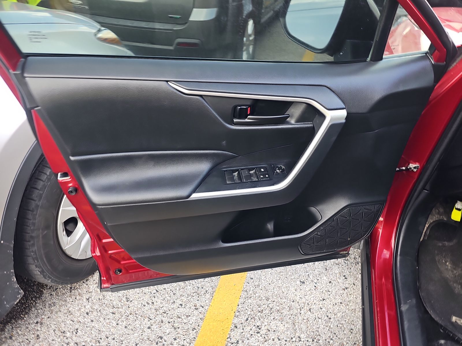 2021 Toyota RAV4 LE FWD