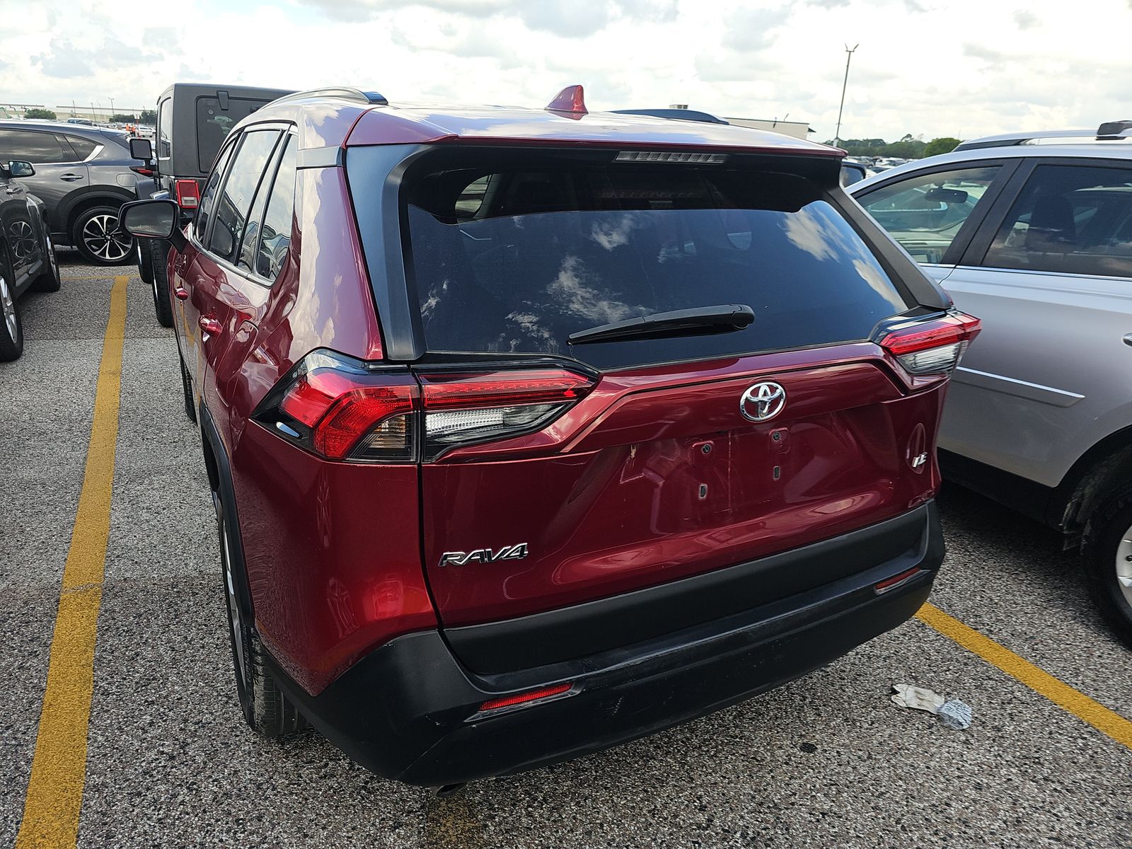 2021 Toyota RAV4 LE FWD