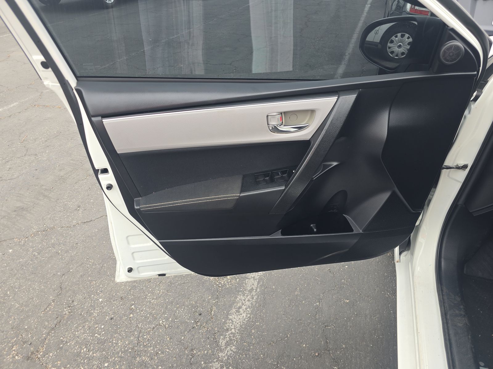 2018 Toyota Corolla LE FWD