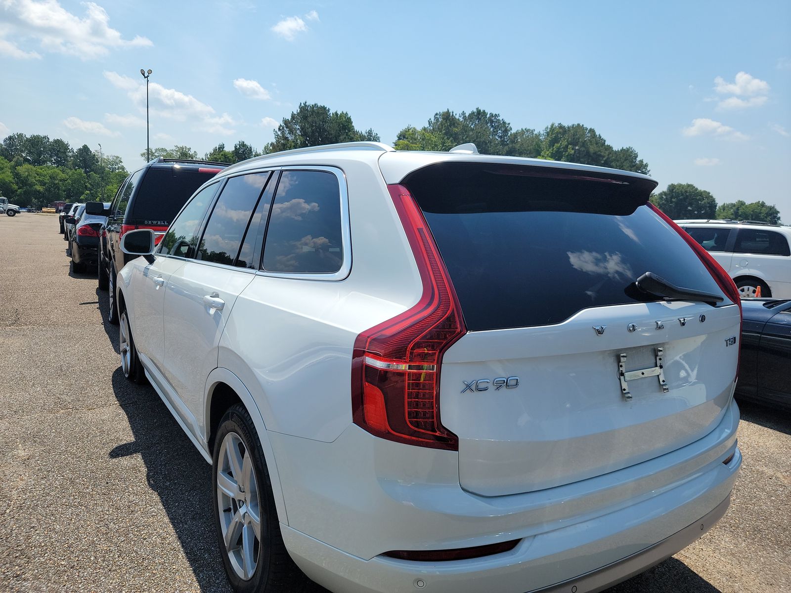 2022 Volvo XC90 T5 Momentum AWD