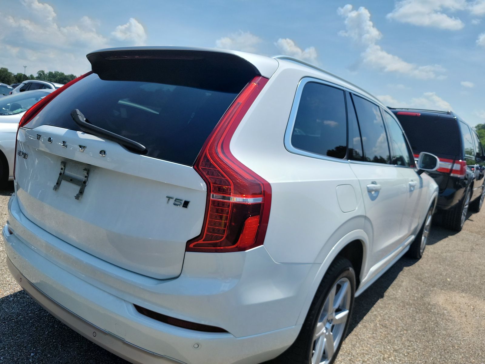 2022 Volvo XC90 T5 Momentum AWD