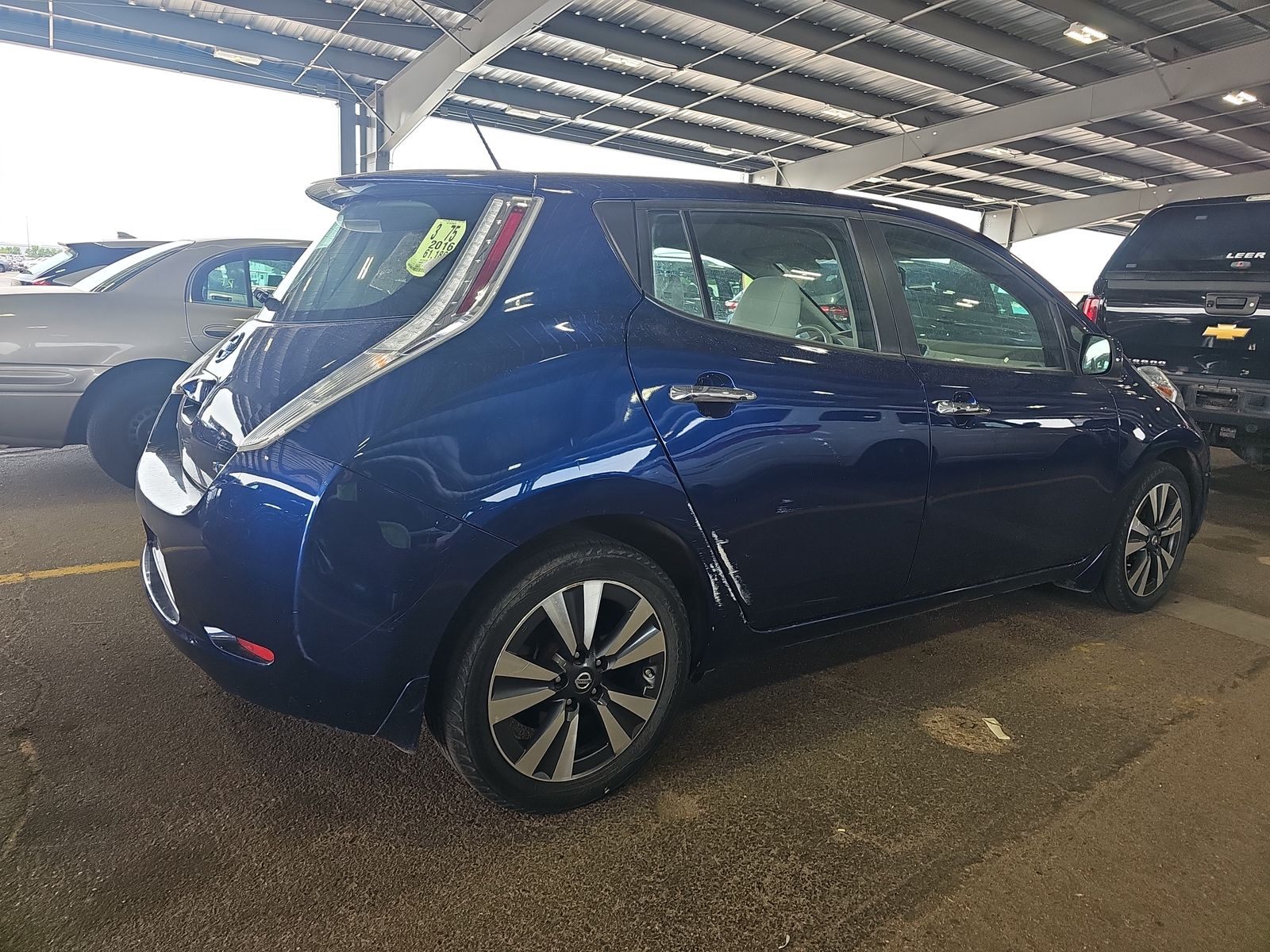 2016 Nissan LEAF SV FWD