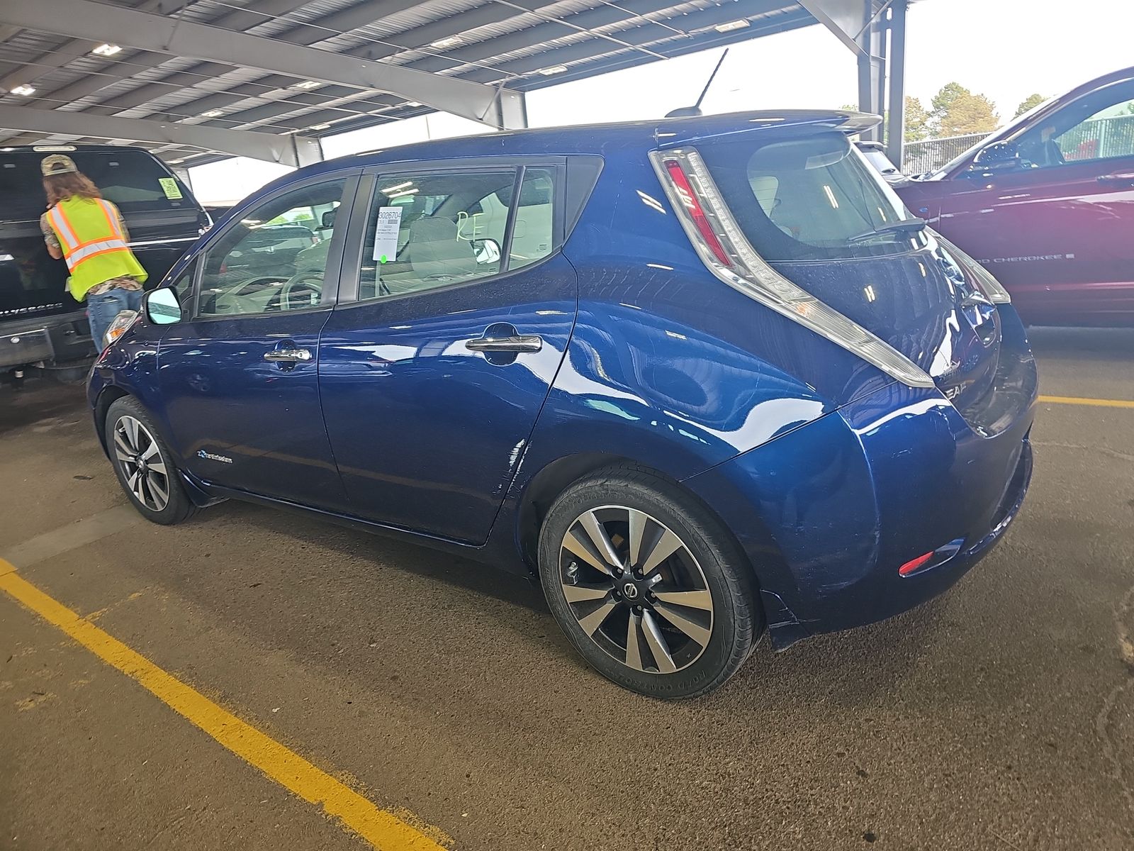 2016 Nissan LEAF SV FWD