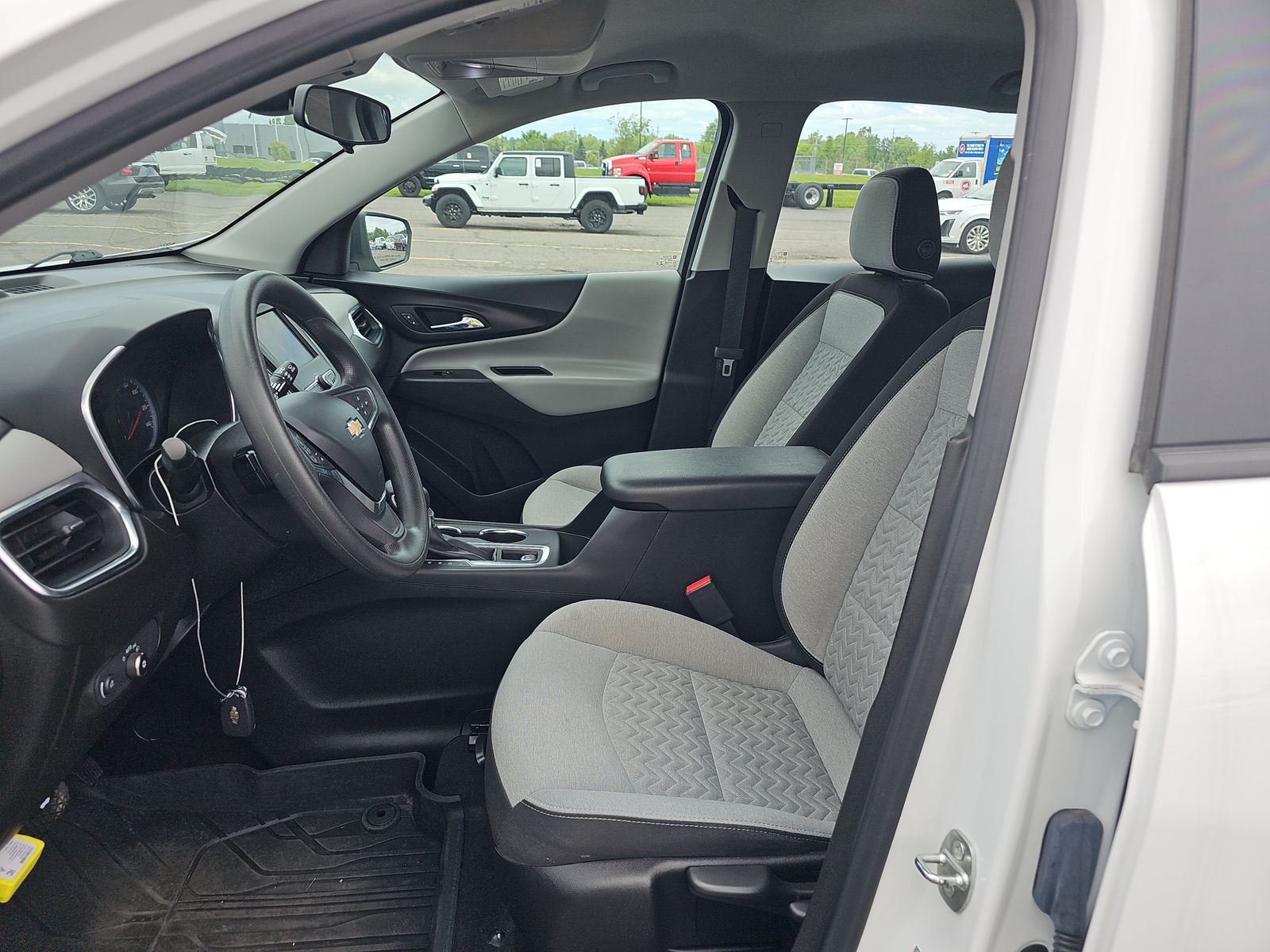 2022 Chevrolet Equinox LS AWD