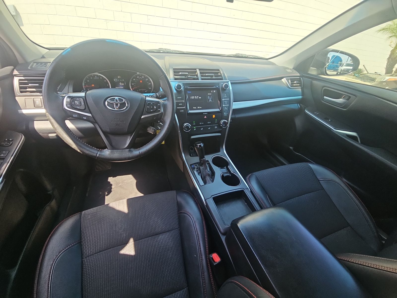 2017 Toyota Camry SE FWD