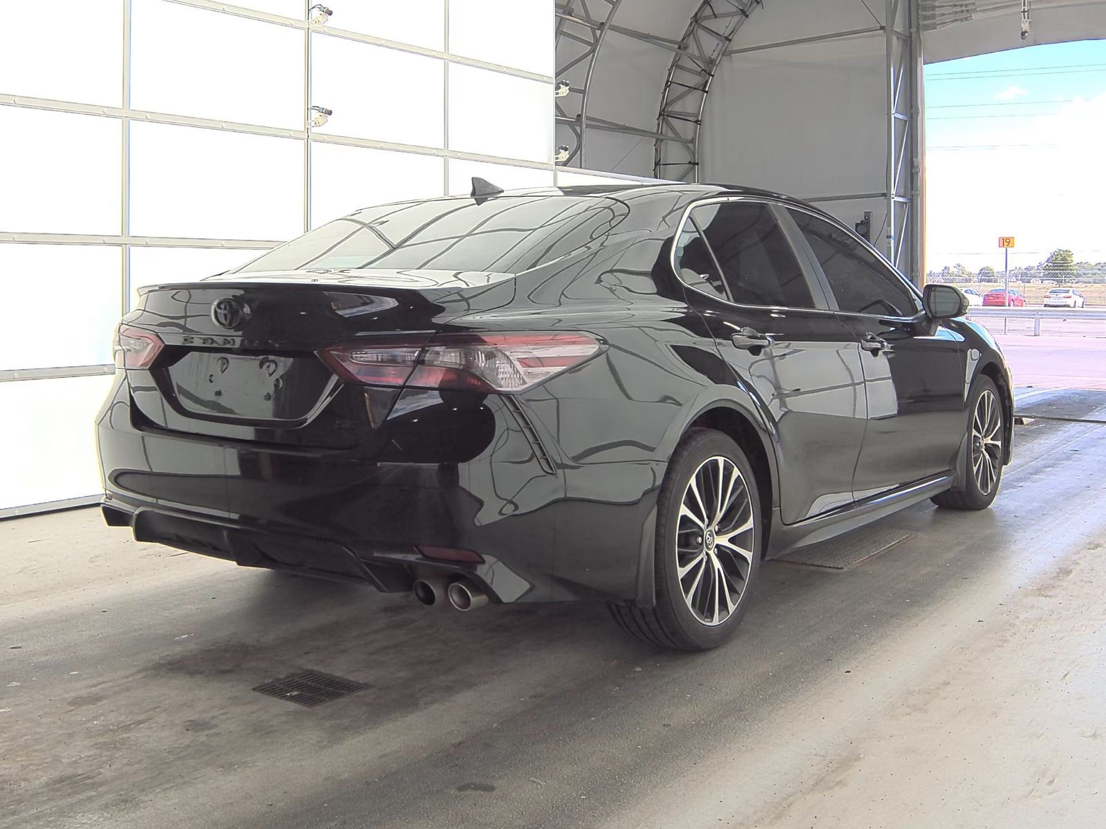 2020 Toyota Camry SE FWD