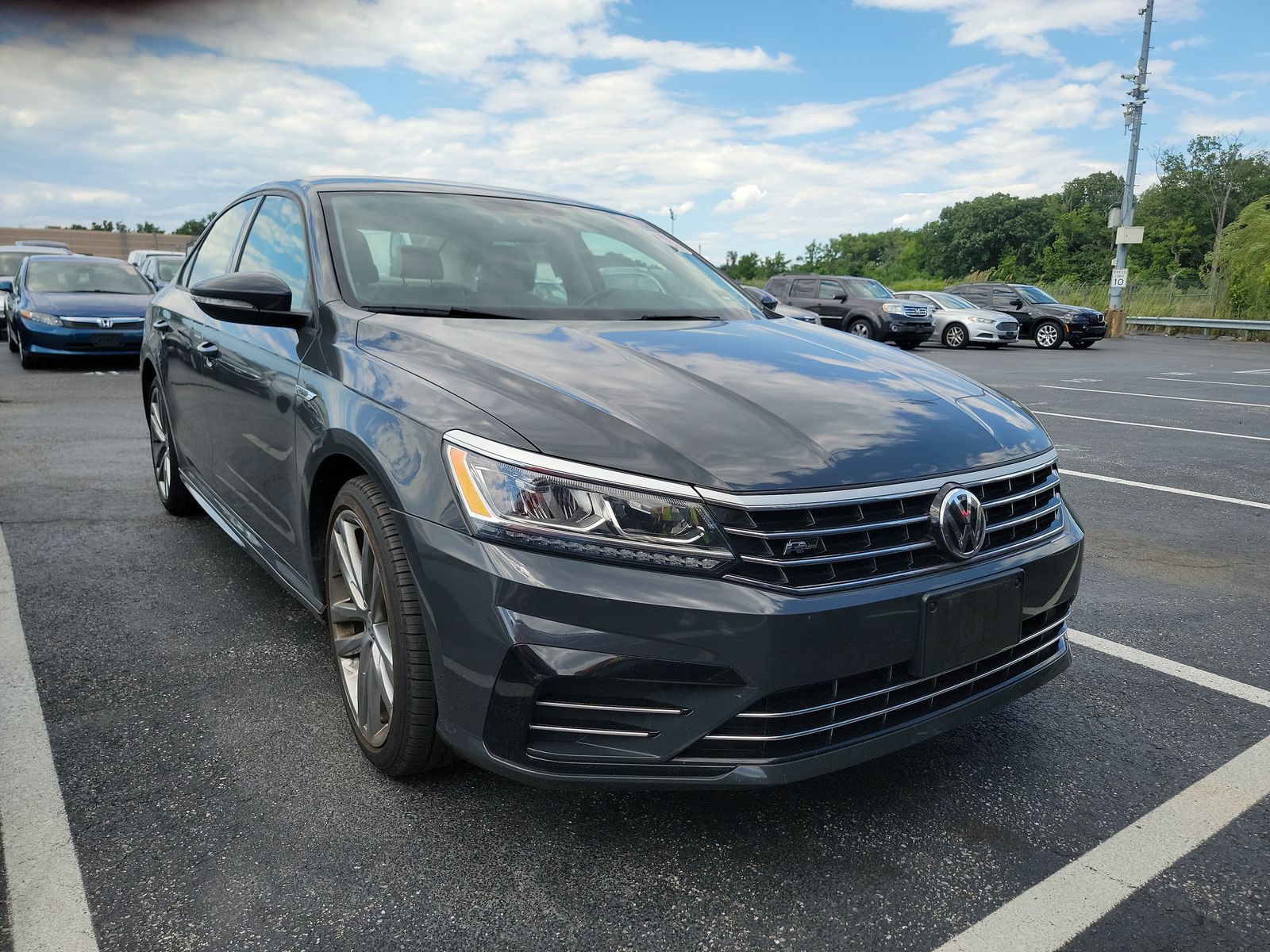 2018 Volkswagen Passat 2.0T R-Line FWD