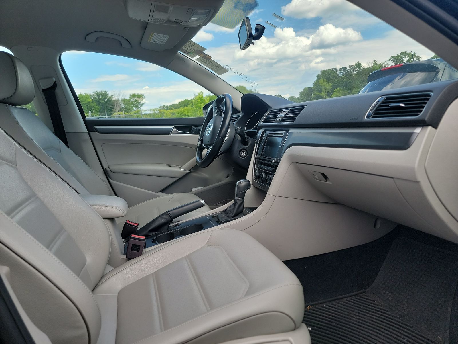 2018 Volkswagen Passat 2.0T R-Line FWD