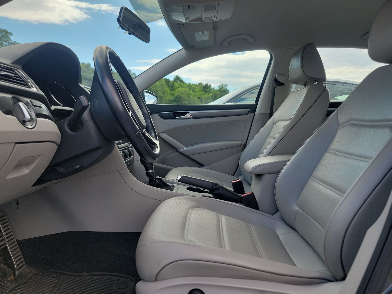 2018 Volkswagen Passat 2.0T R-Line FWD