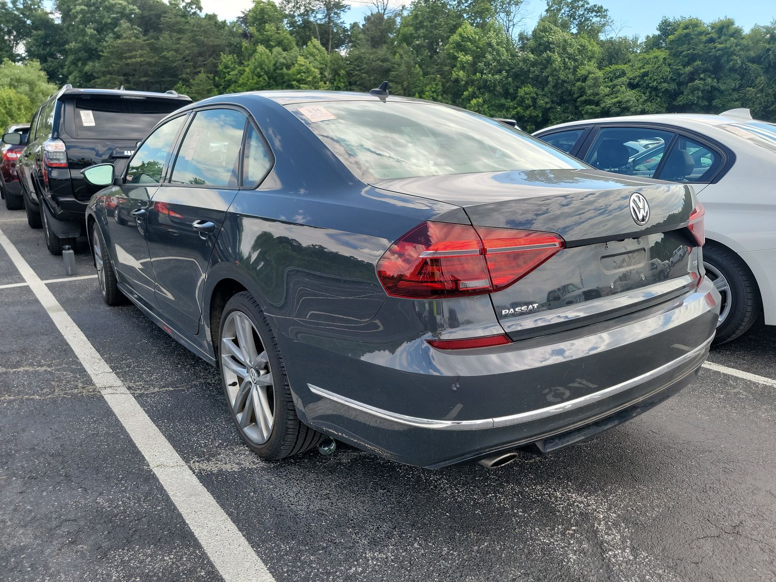 2018 Volkswagen Passat 2.0T R-Line FWD