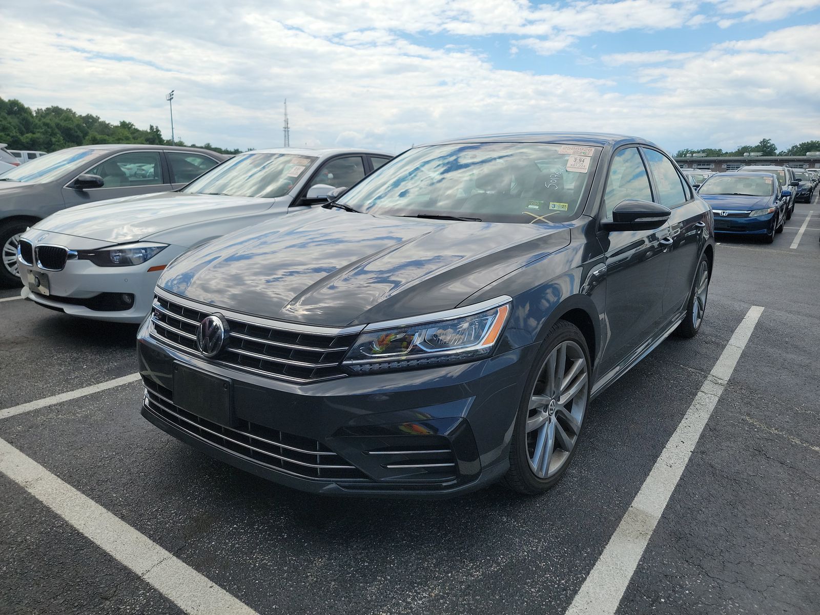 2018 Volkswagen Passat 2.0T R-Line FWD
