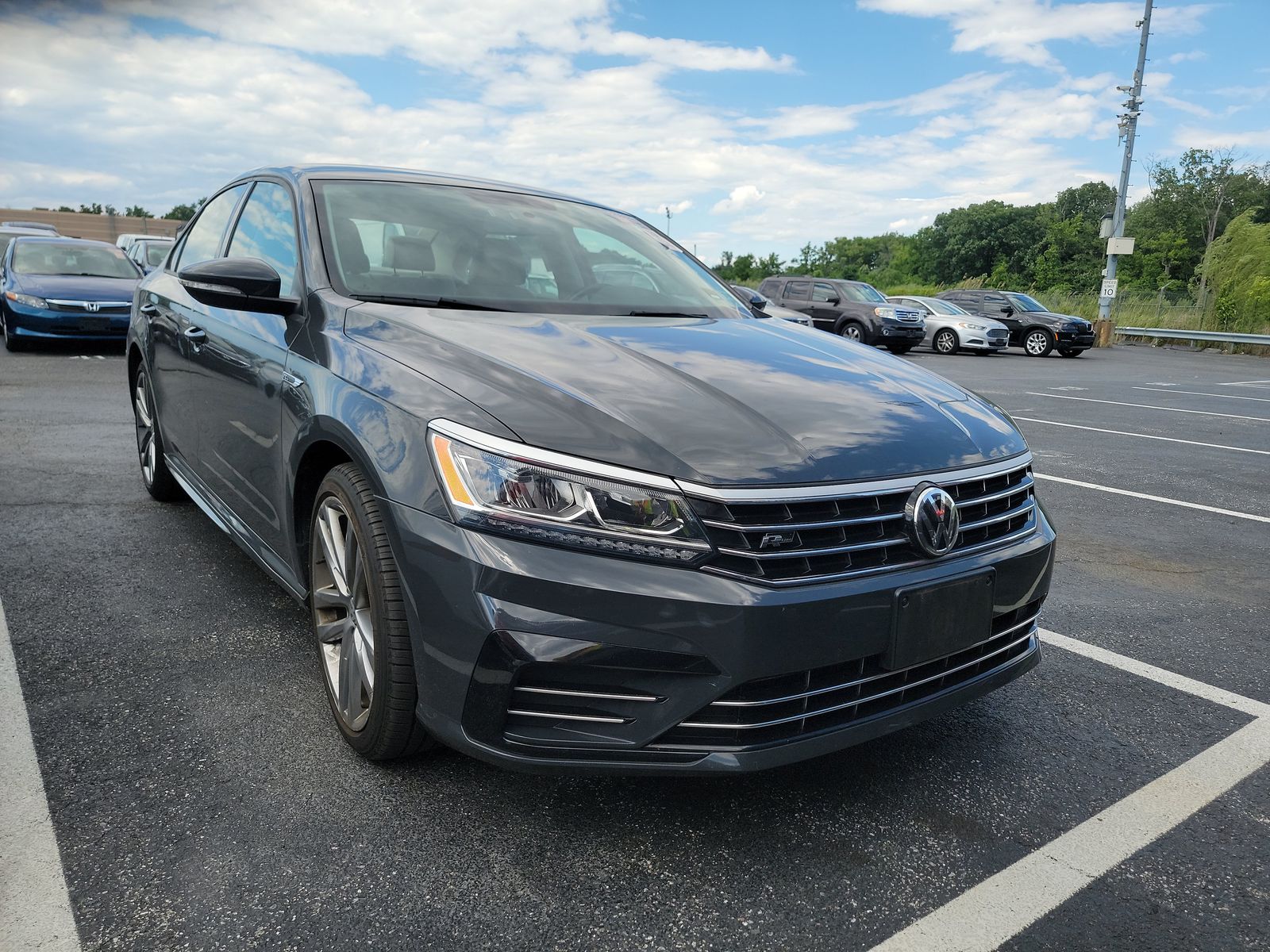 2018 Volkswagen Passat 2.0T R-Line FWD