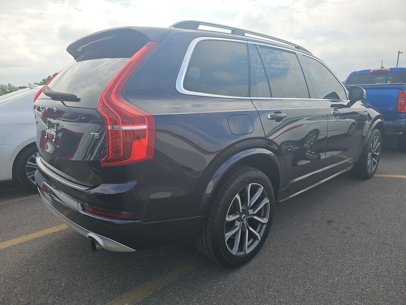 2019 Volvo XC90 T5 Momentum FWD