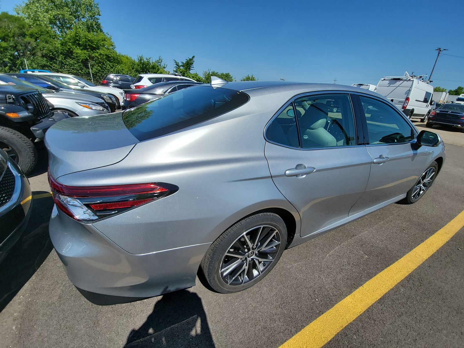 2021 Toyota Camry Hybrid XLE FWD