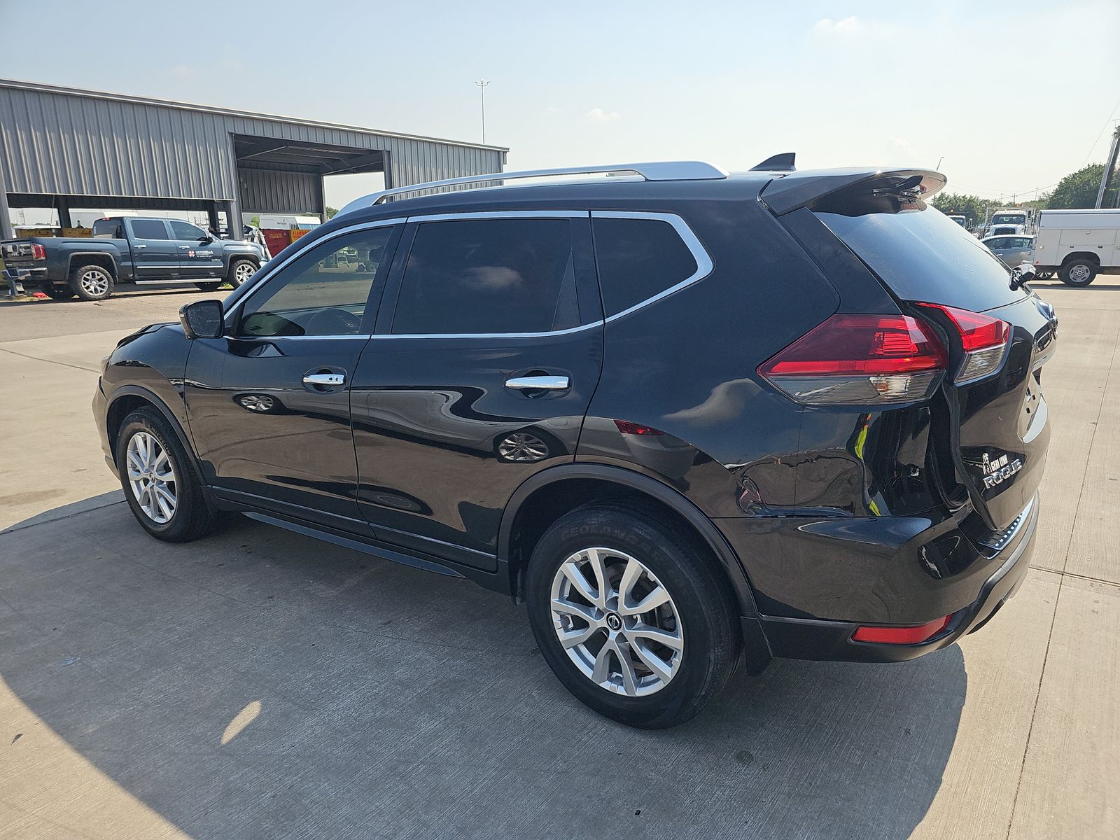 2018 Nissan Rogue SV FWD