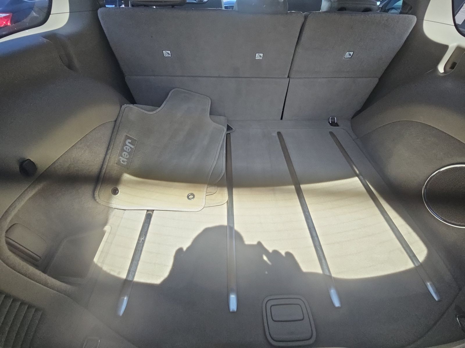 2014 Jeep Grand Cherokee Overland RWD