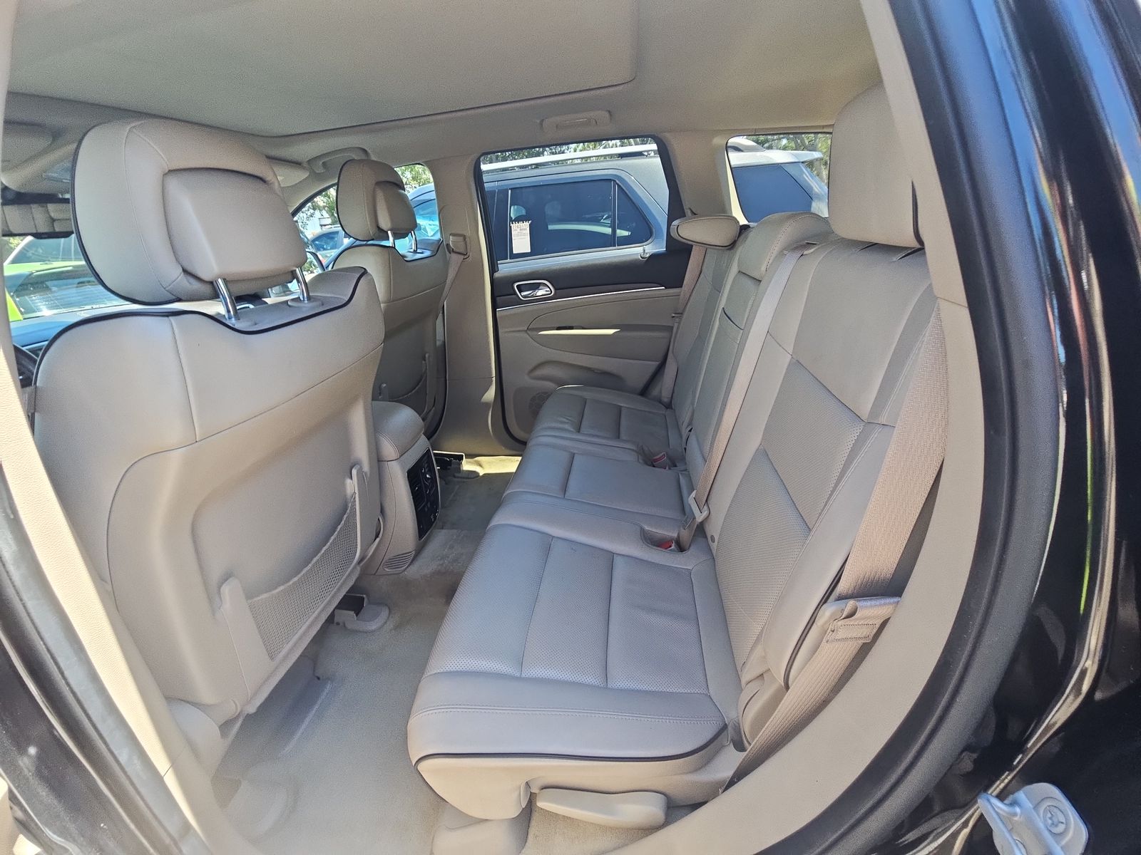 2014 Jeep Grand Cherokee Overland RWD