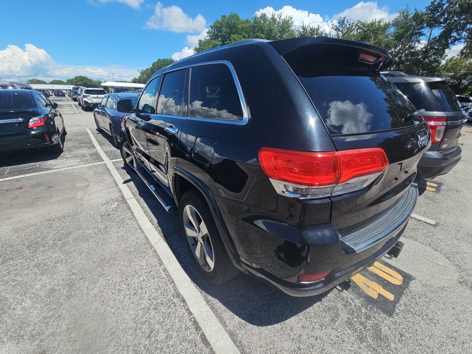 2014 Jeep Grand Cherokee Overland RWD