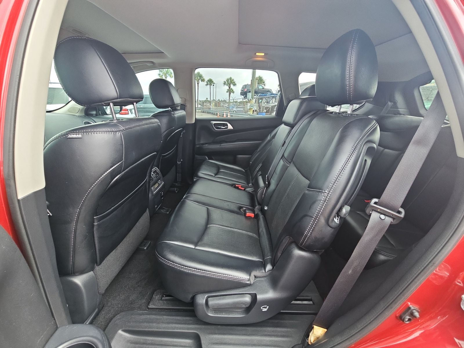 2017 Nissan Pathfinder Platinum FWD