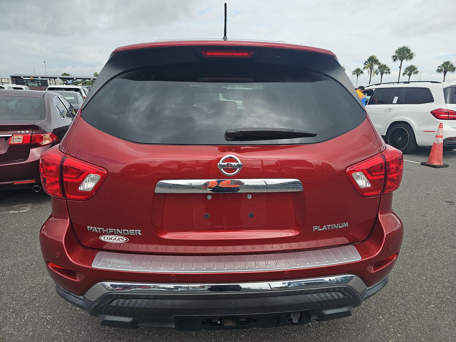 2017 Nissan Pathfinder Platinum FWD