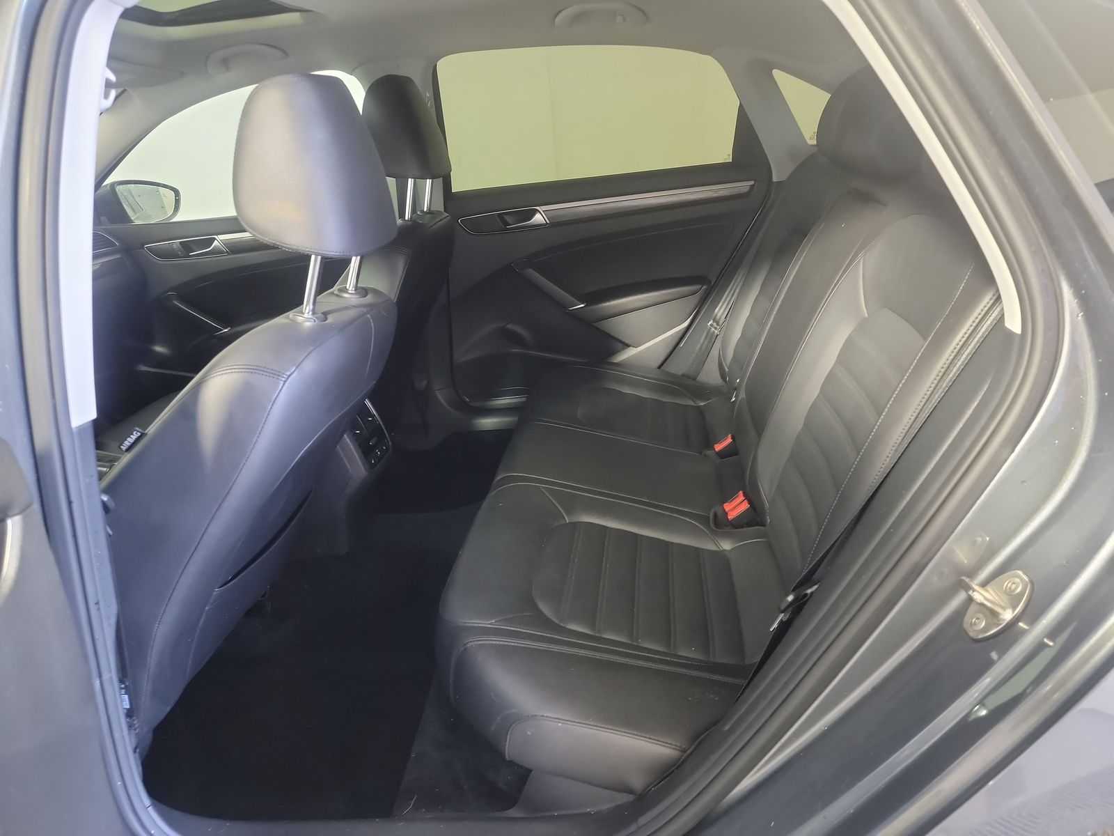 2018 Volkswagen Passat 2.0T SEL Premium FWD