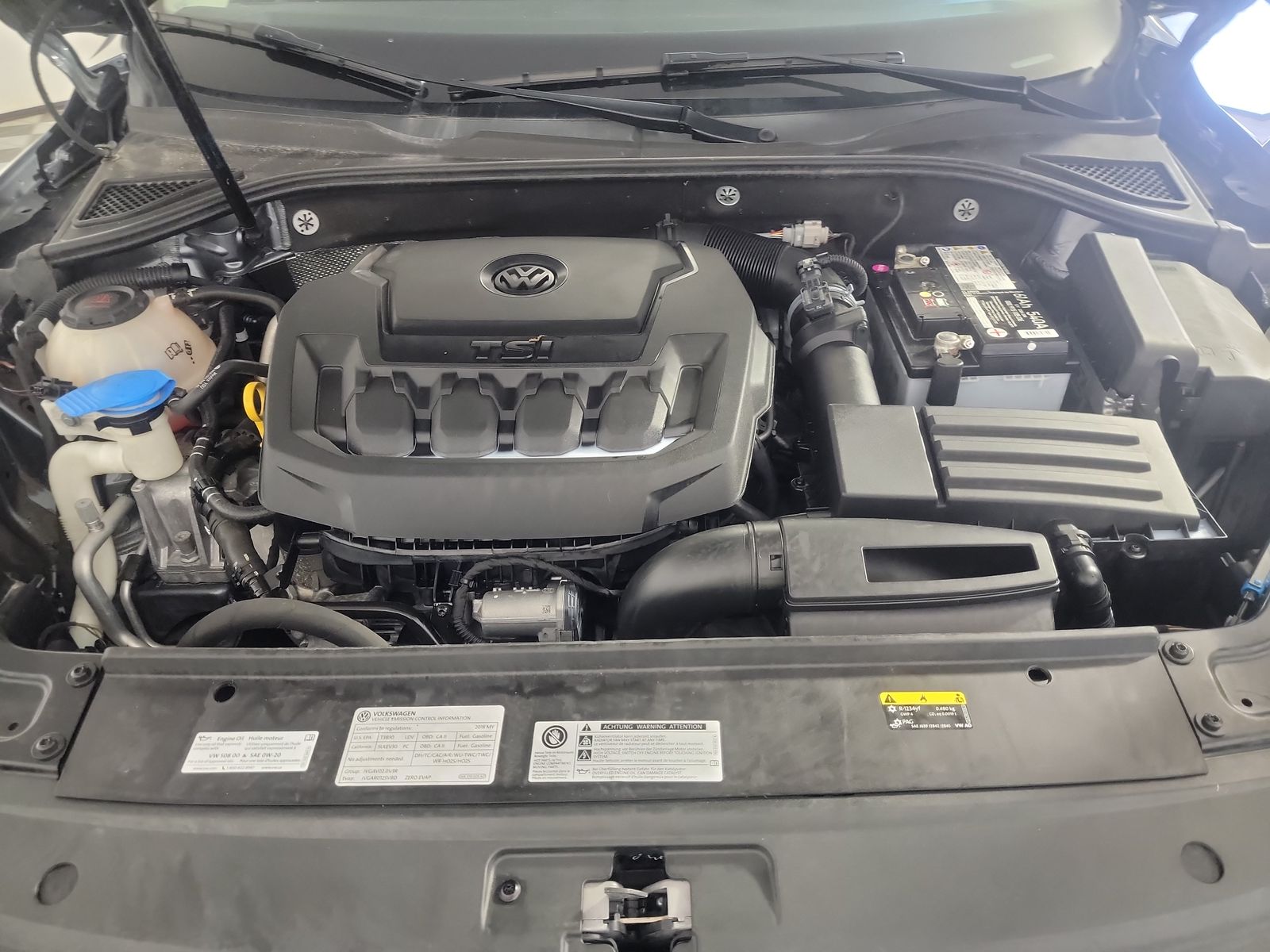 2018 Volkswagen Passat 2.0T SEL Premium FWD