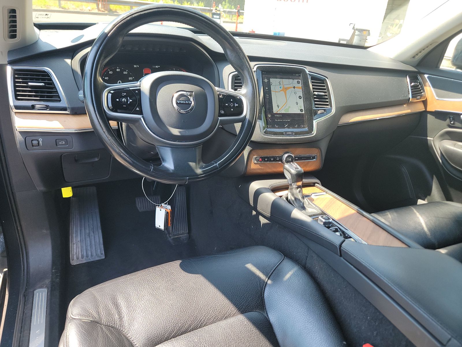 2021 Volvo XC90 T6 Momentum AWD