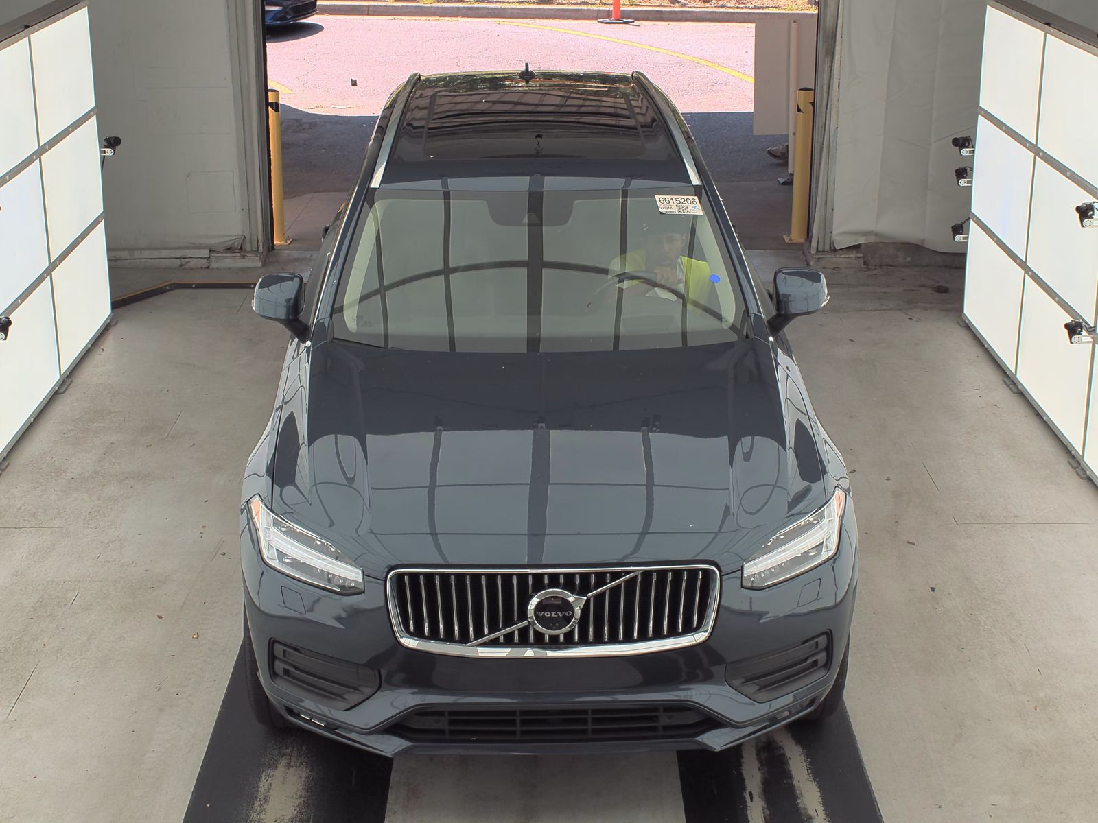 2021 Volvo XC90 T6 Momentum AWD