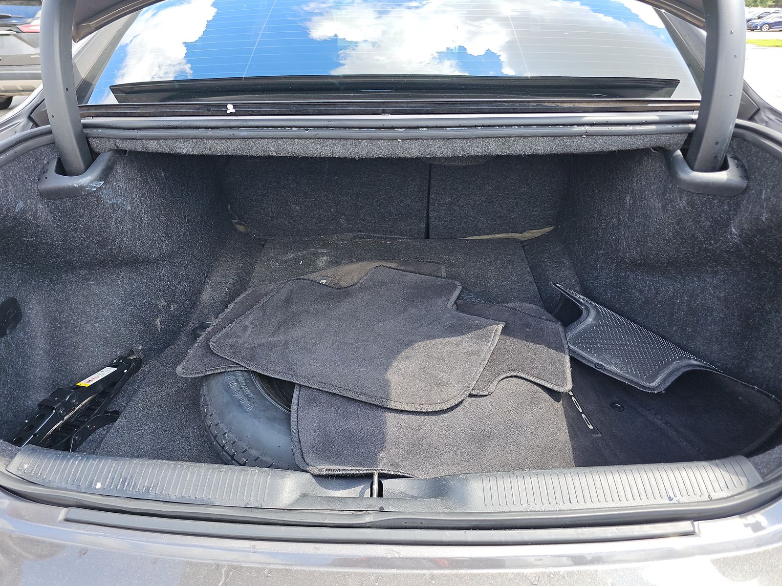 2015 Dodge Charger SE RWD