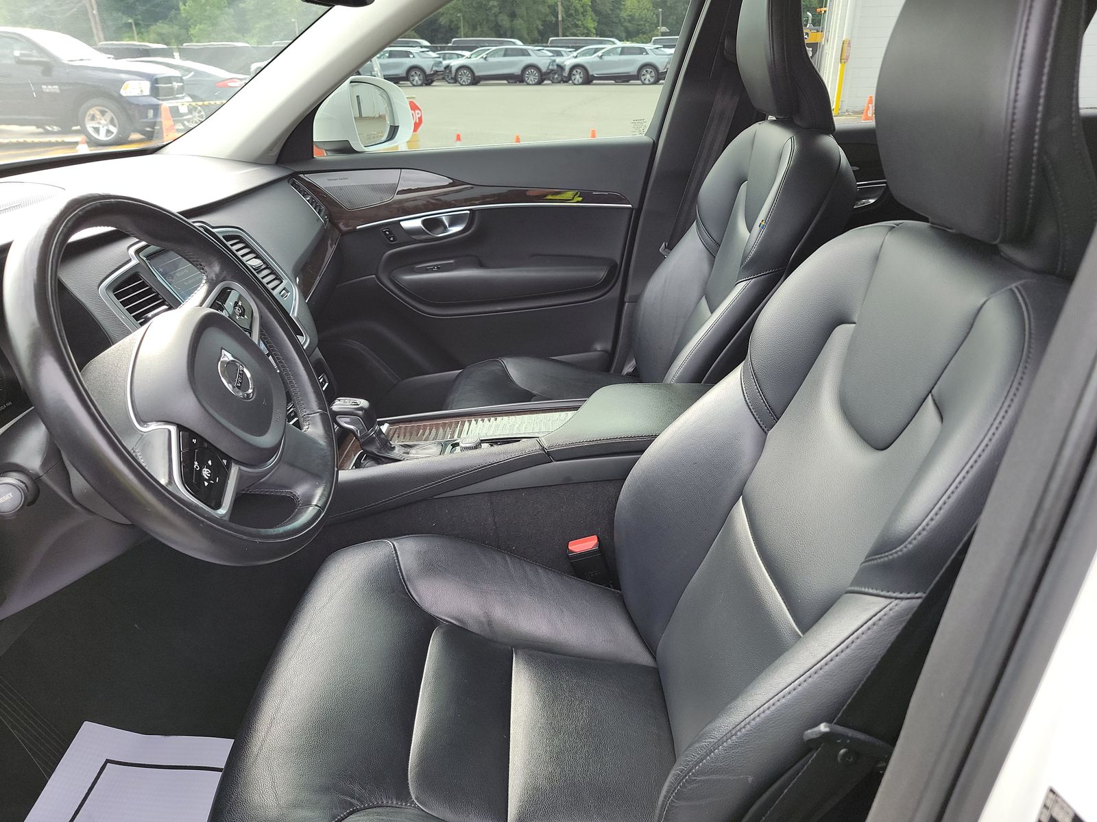 2019 Volvo XC90 T5 Momentum AWD