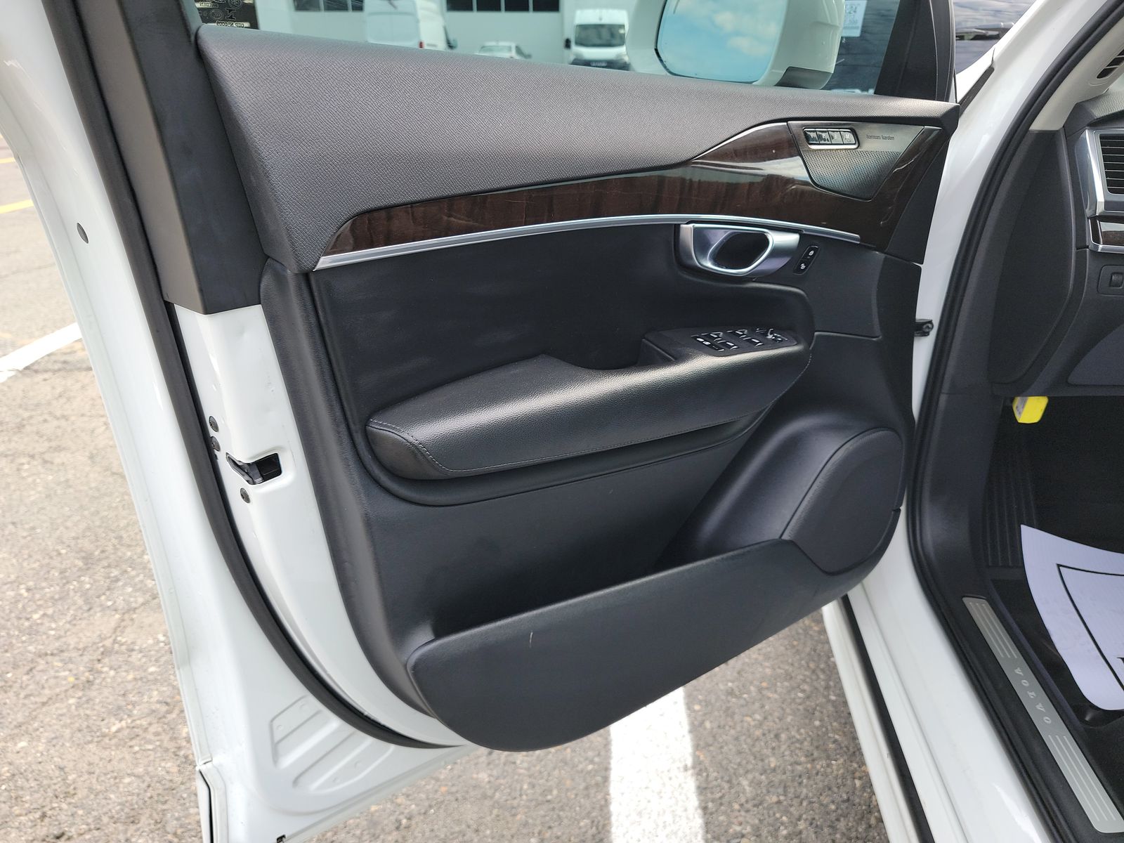 2019 Volvo XC90 T5 Momentum AWD