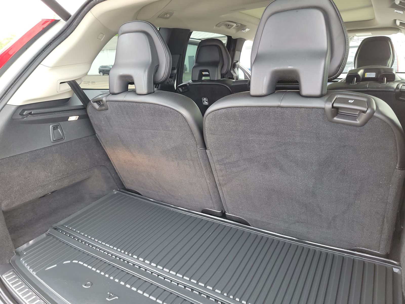 2019 Volvo XC90 T5 Momentum AWD