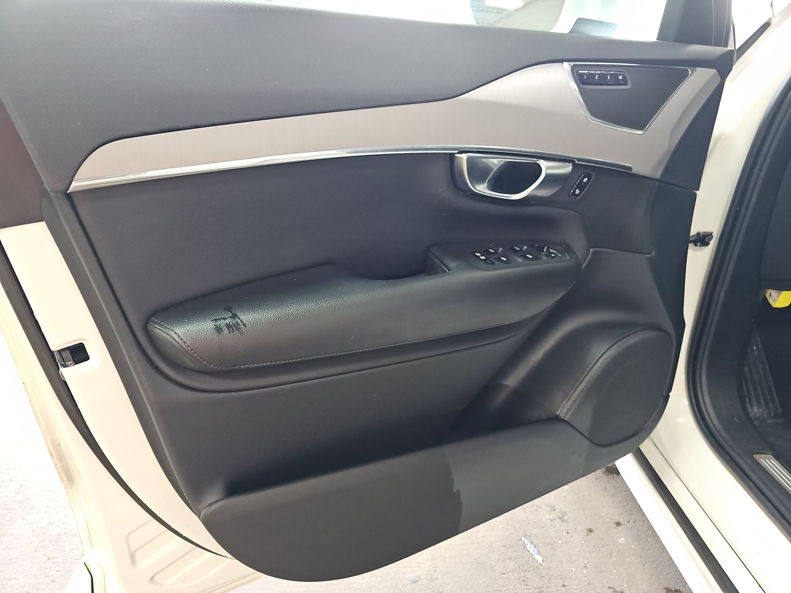 2022 Volvo XC90 T5 Momentum AWD