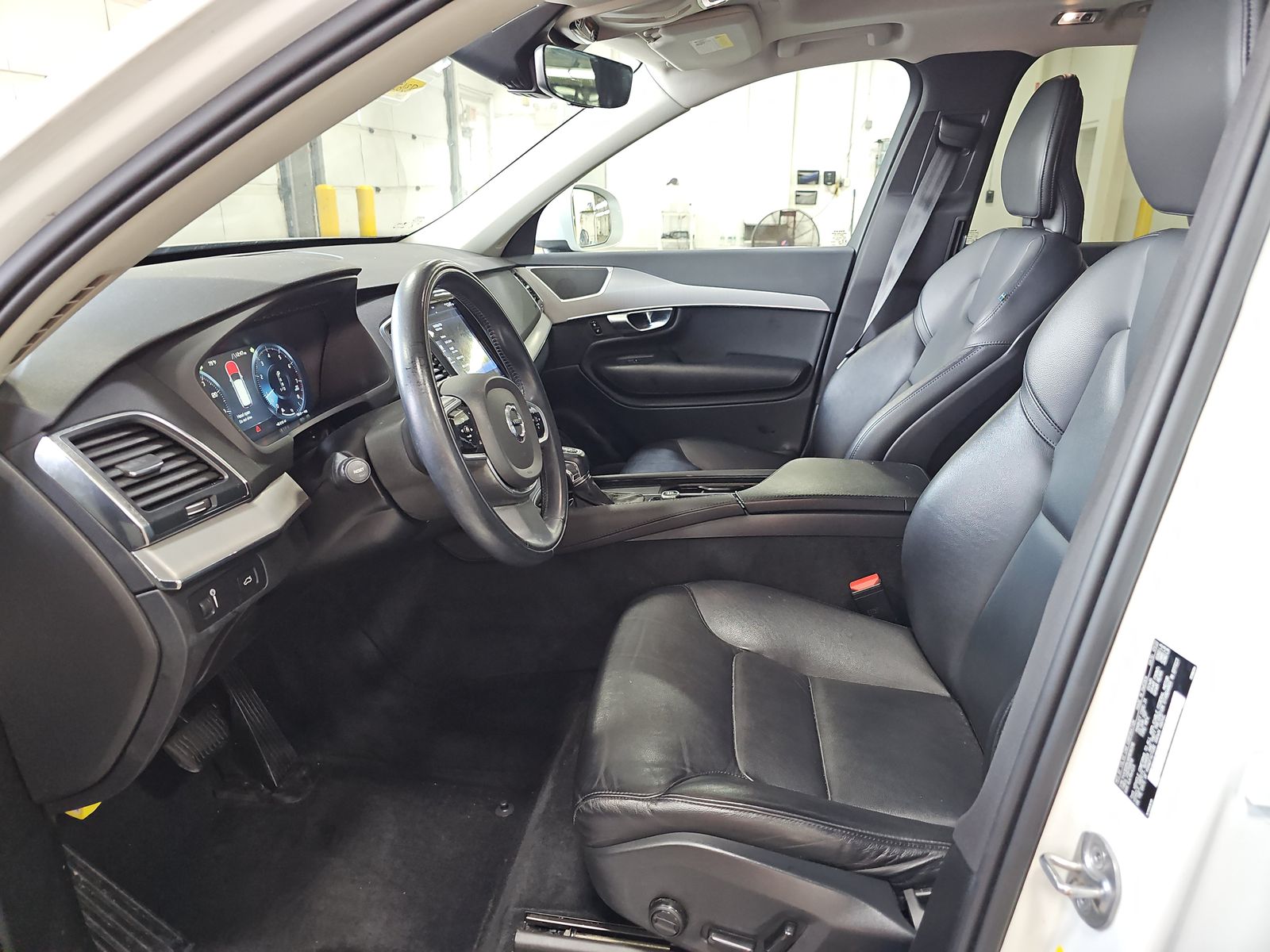 2022 Volvo XC90 T5 Momentum AWD