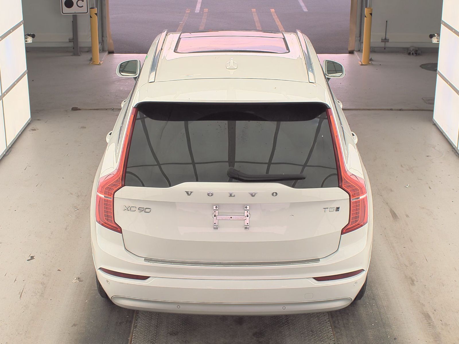 2022 Volvo XC90 T5 Momentum AWD
