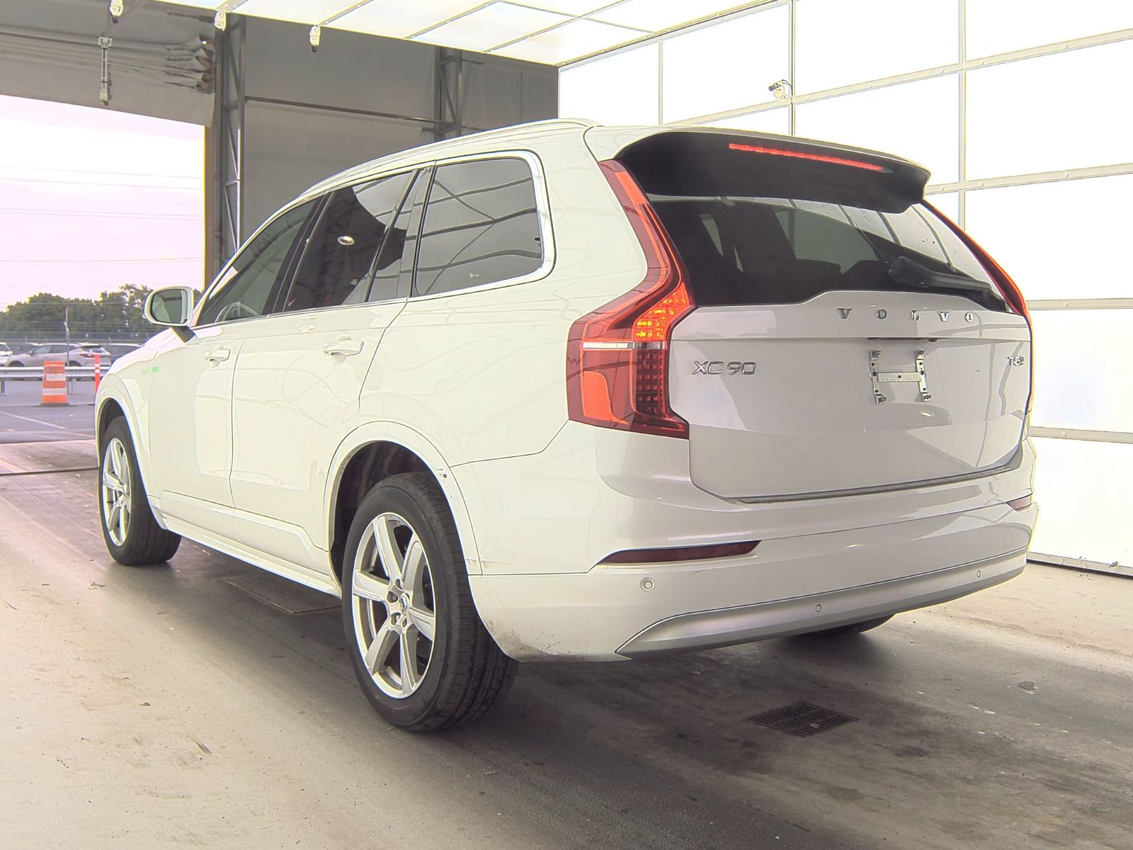 2022 Volvo XC90 T5 Momentum AWD