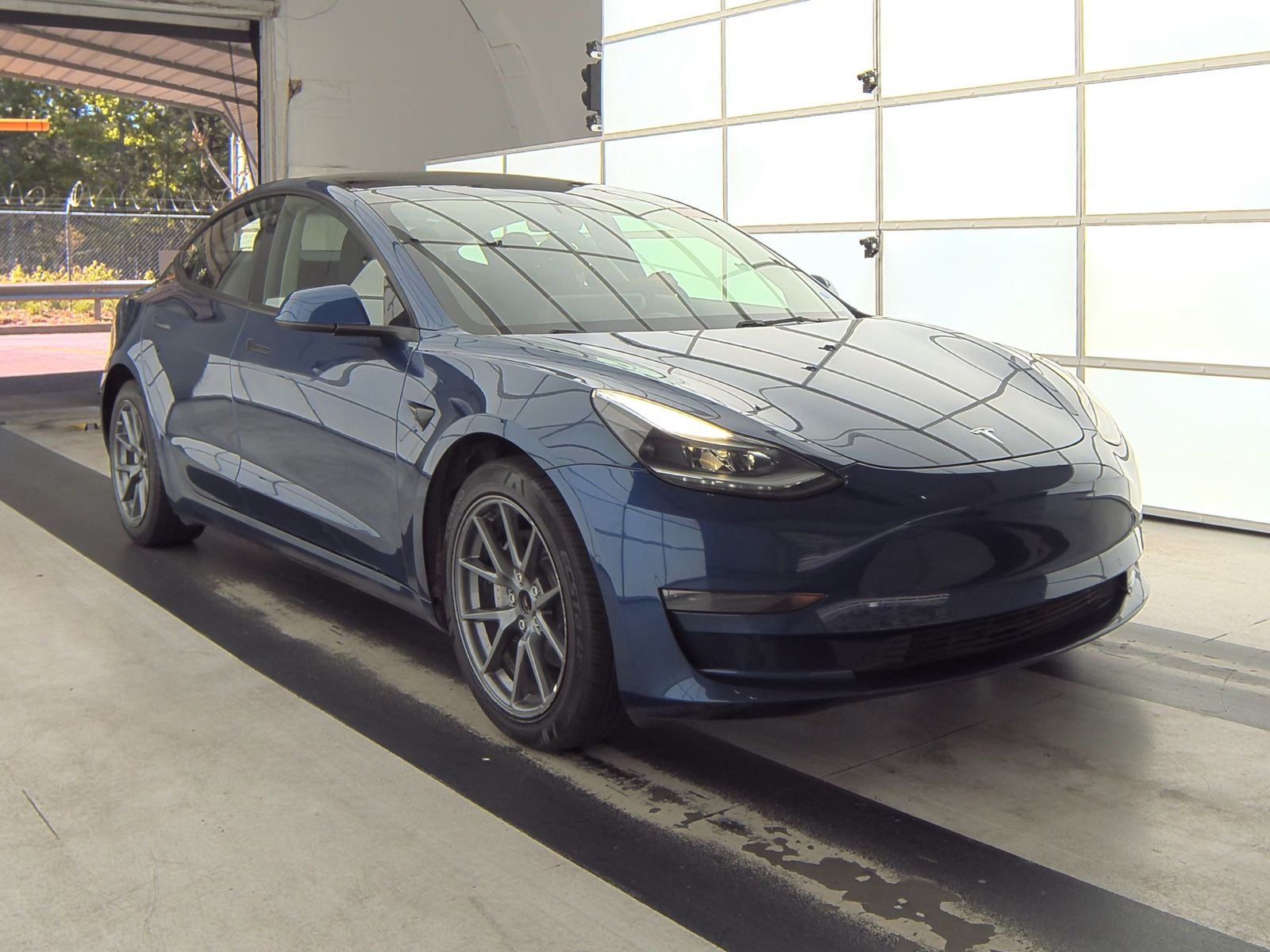 2022 Tesla Model 3 Standard Range RWD