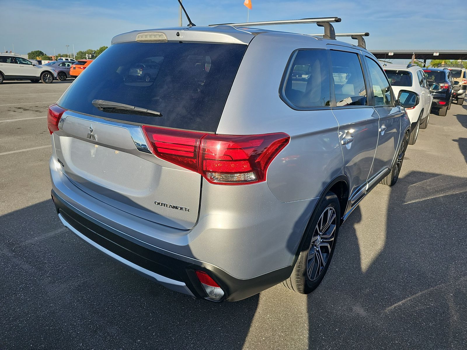 2016 Mitsubishi Outlander ES FWD