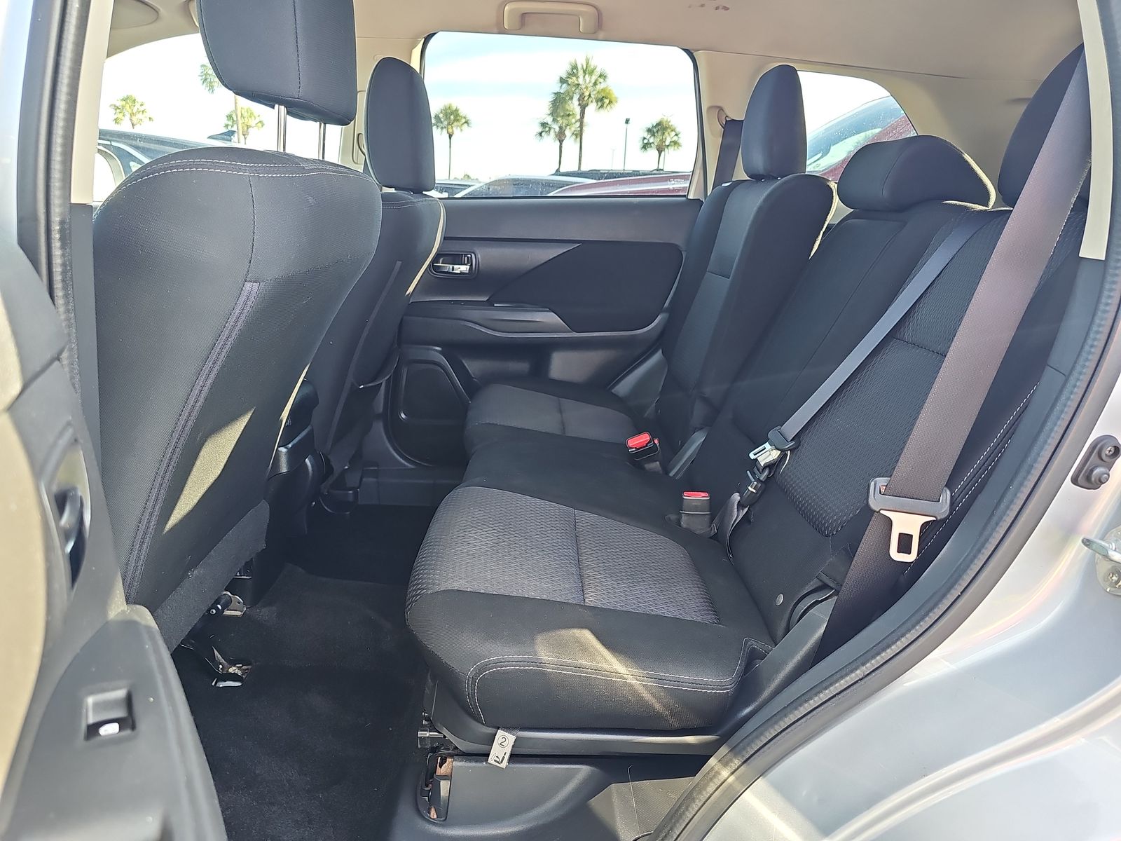 2016 Mitsubishi Outlander ES FWD