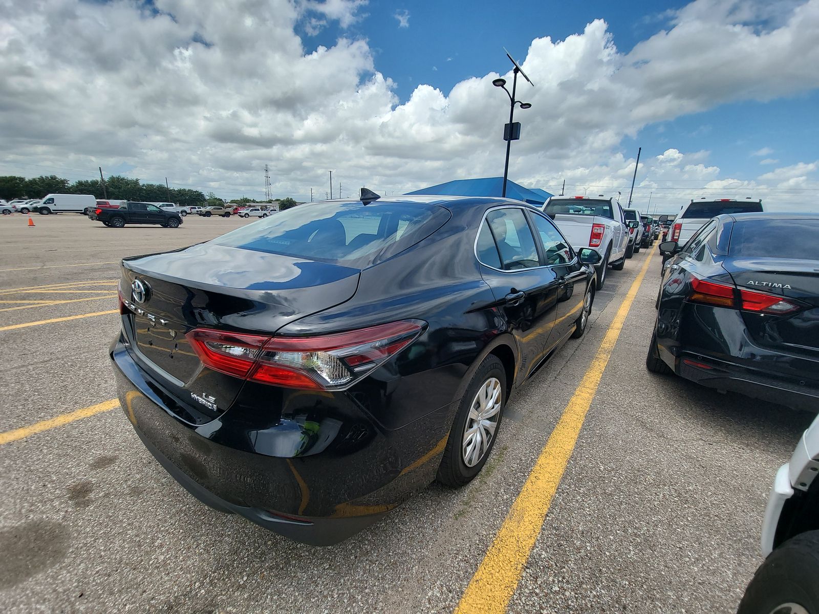 2021 Toyota Camry Hybrid LE FWD