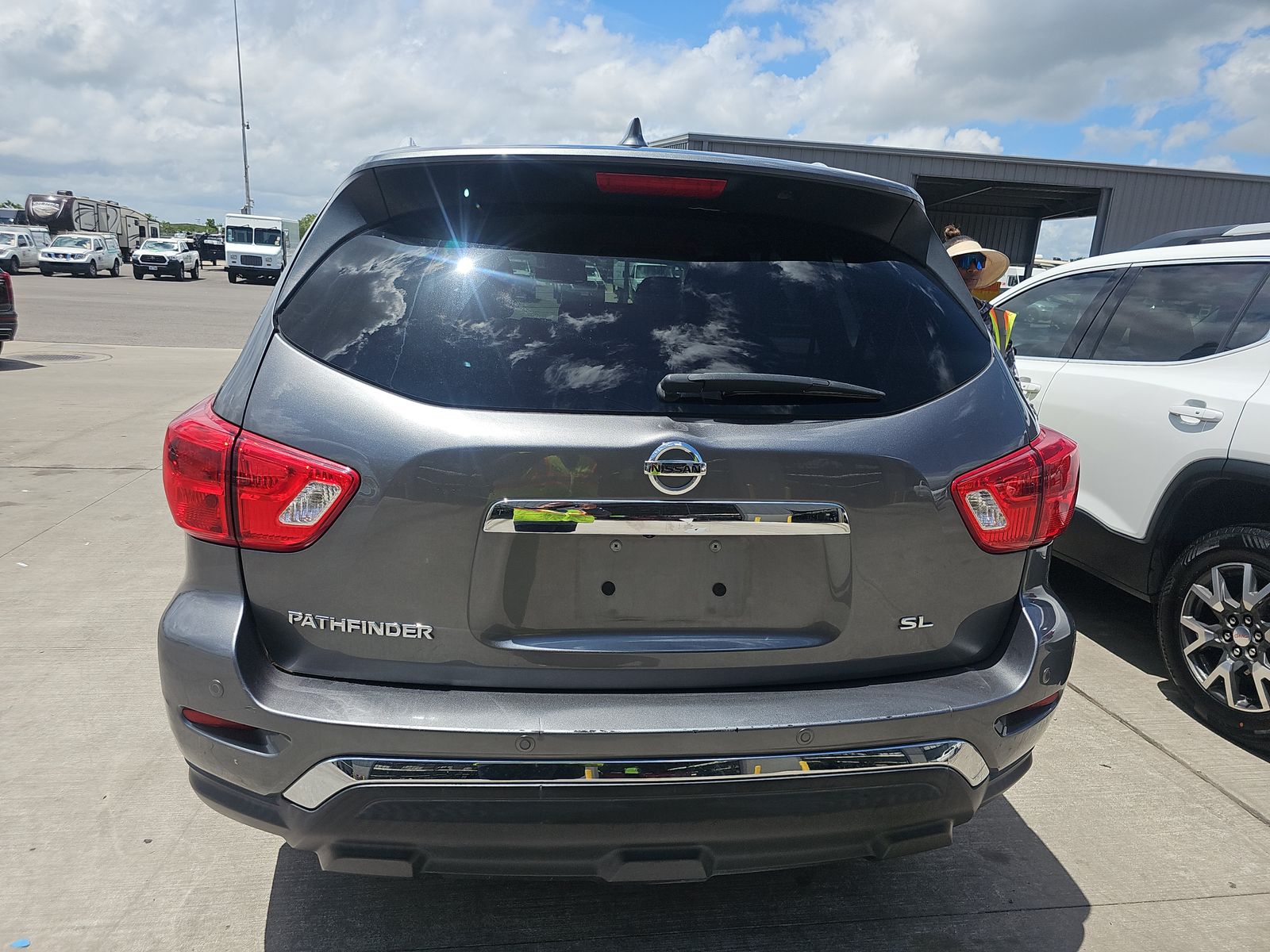 2019 Nissan Pathfinder SL FWD