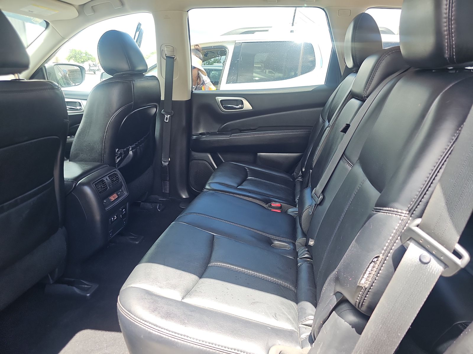 2019 Nissan Pathfinder SL FWD