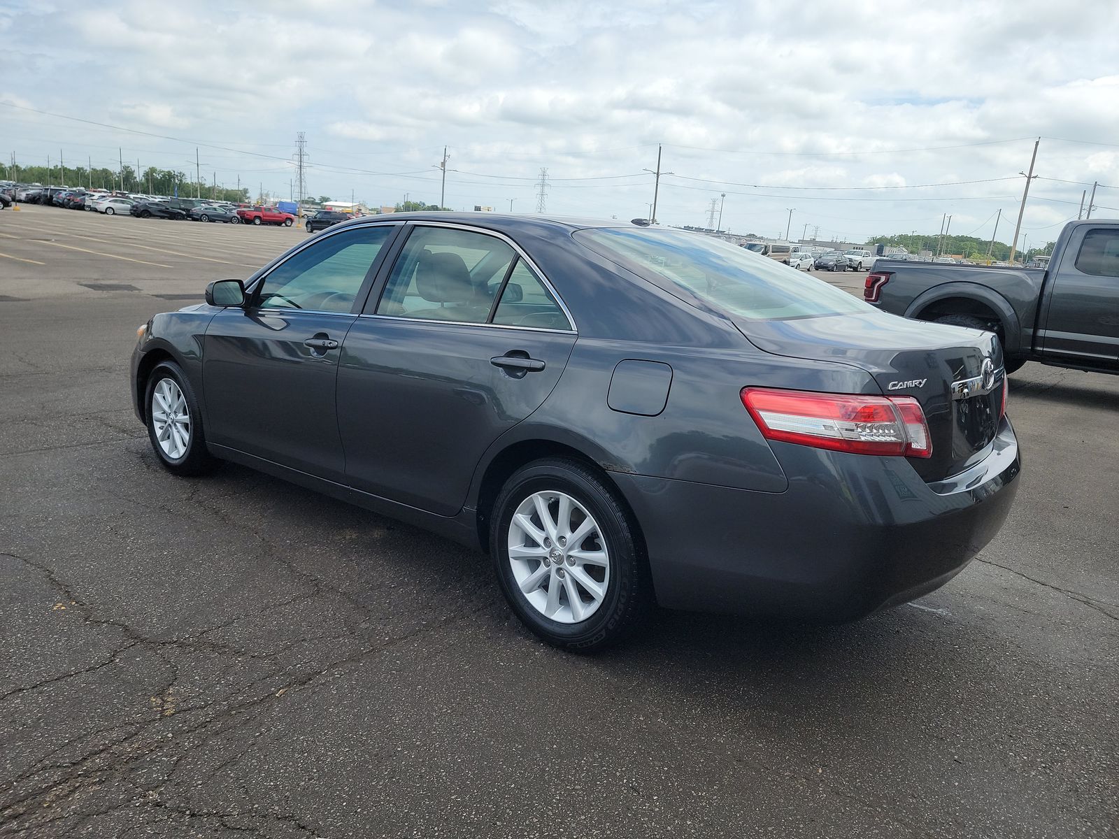 2010 Toyota Camry XLE FWD