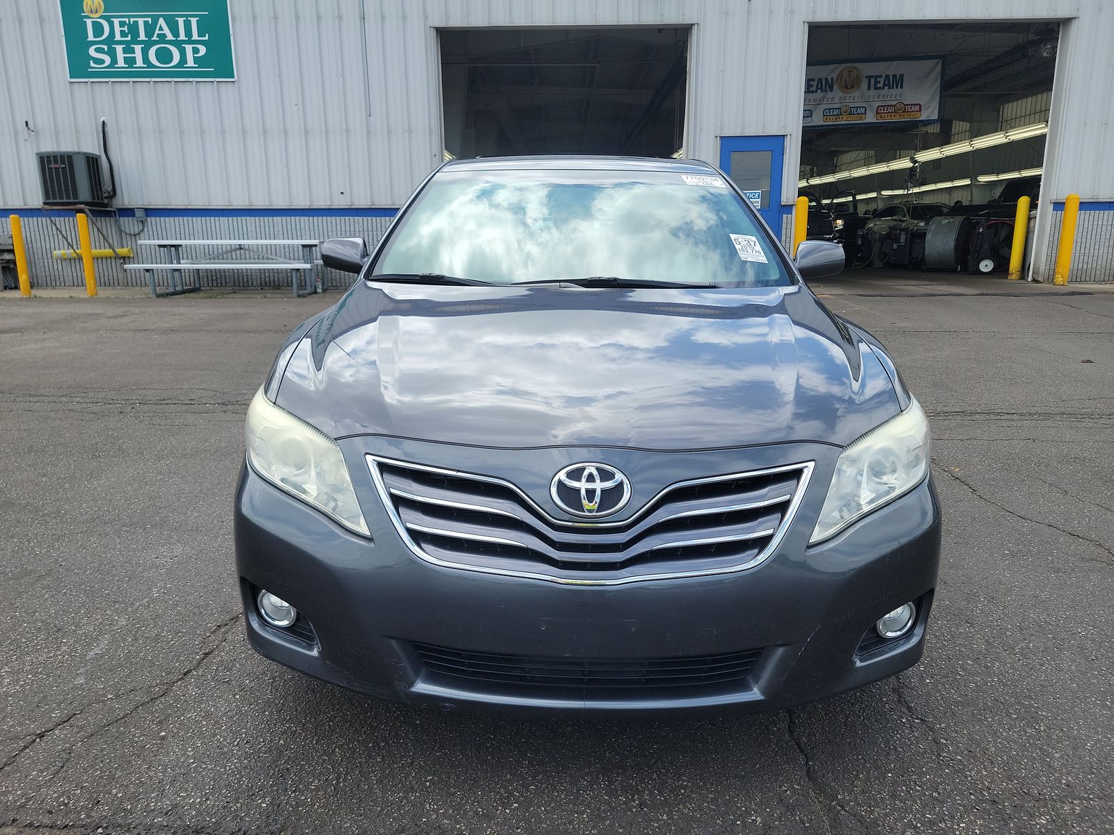 2010 Toyota Camry XLE FWD