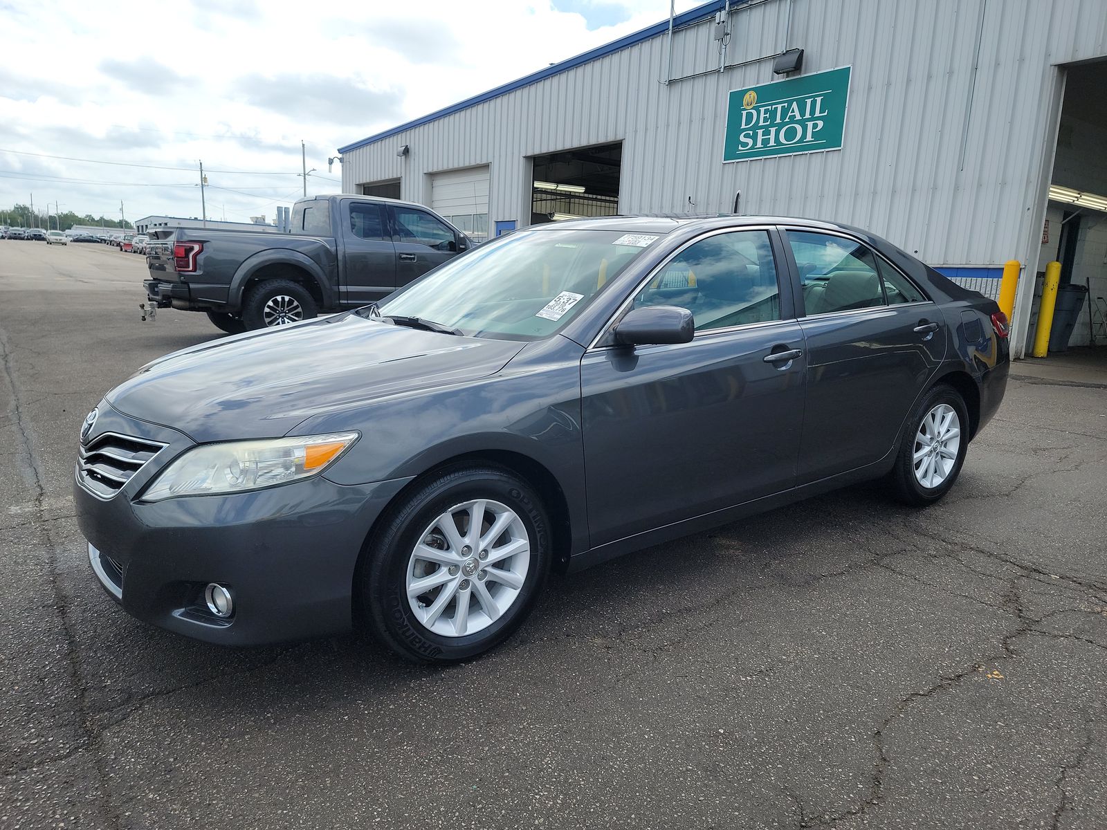 2010 Toyota Camry XLE FWD